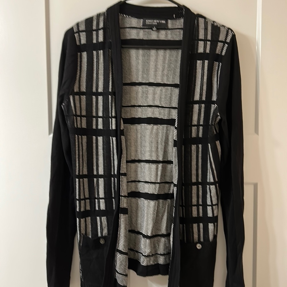 Women’s Jones of New York cardigan.